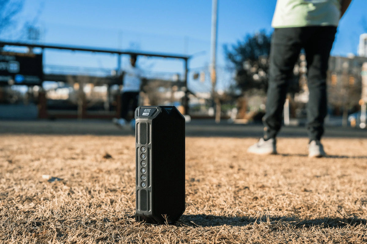 Everythingproof Portable Bluetooth Speaker with LED Lights, Black A75854