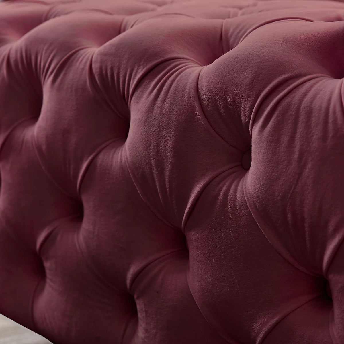 Red Velvet Upholstered Ottoman Bench Q890610